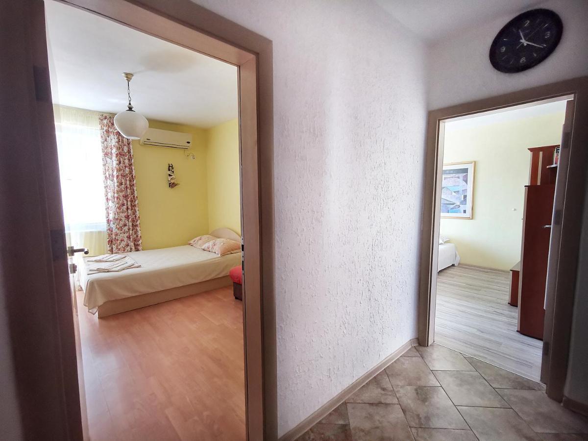 Амбър Апартамент И Стая За Гости Sozopol Exterior photo