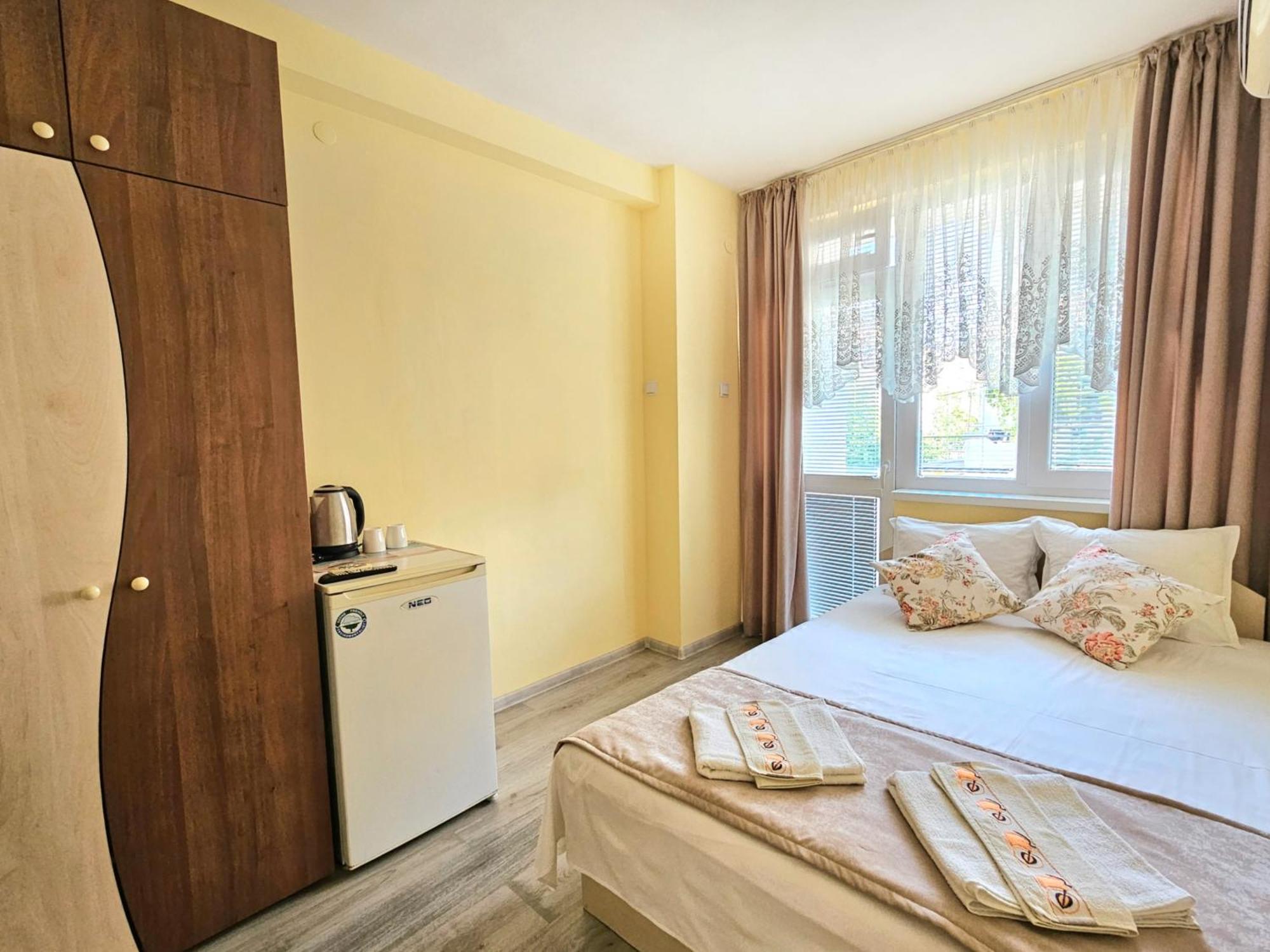 Амбър Апартамент И Стая За Гости Sozopol Exterior photo