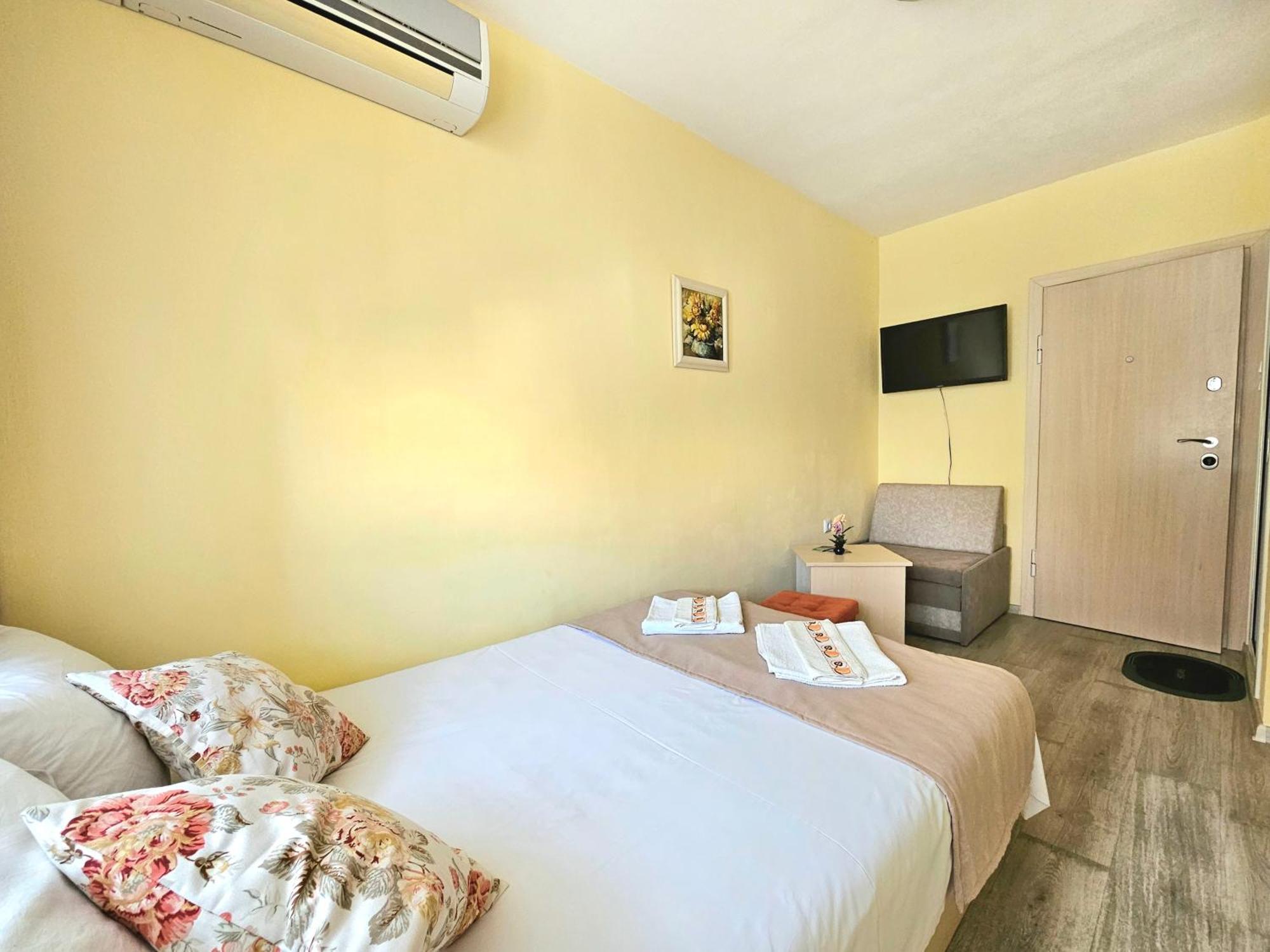 Амбър Апартамент И Стая За Гости Sozopol Exterior photo