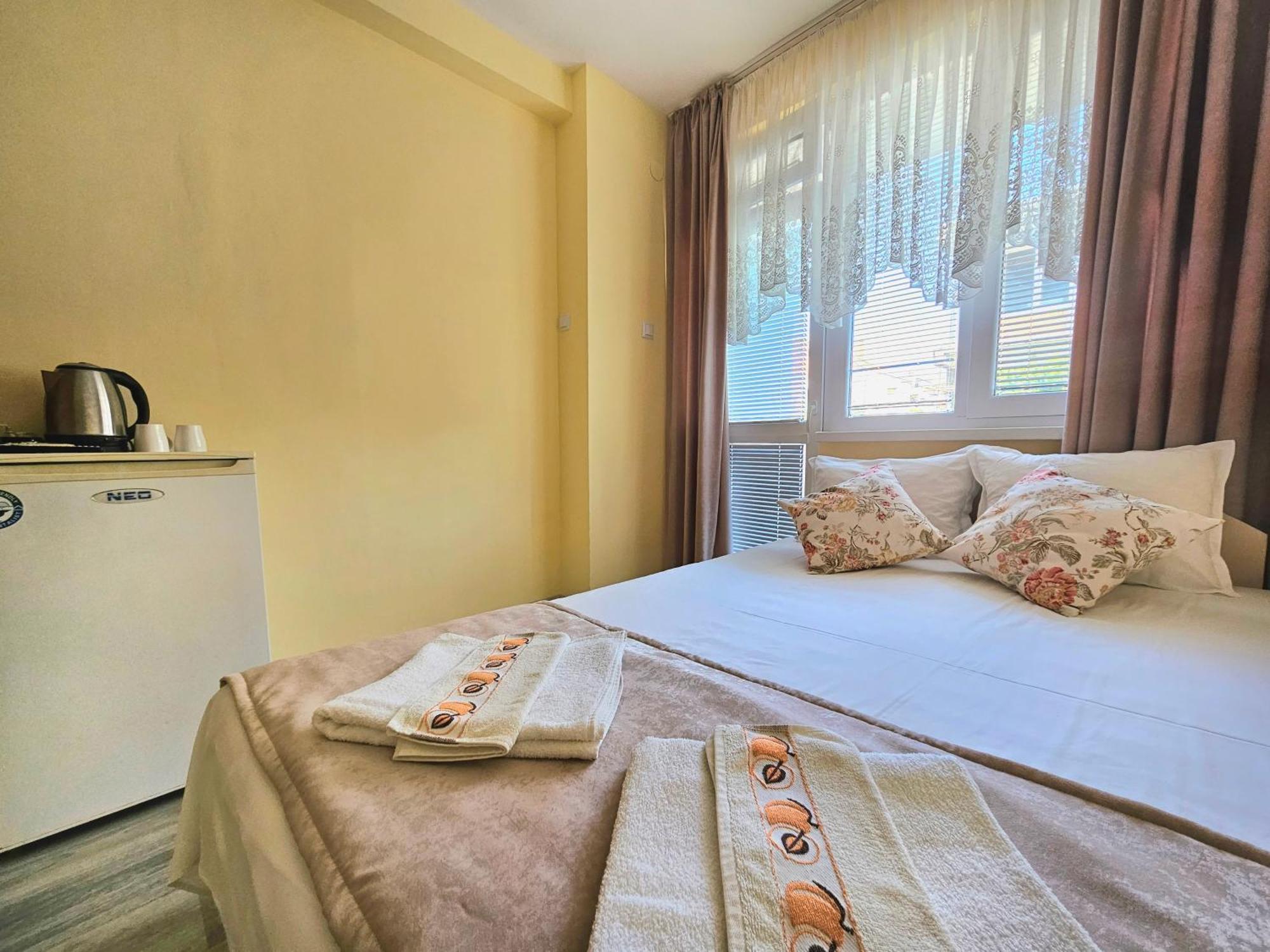 Амбър Апартамент И Стая За Гости Sozopol Exterior photo