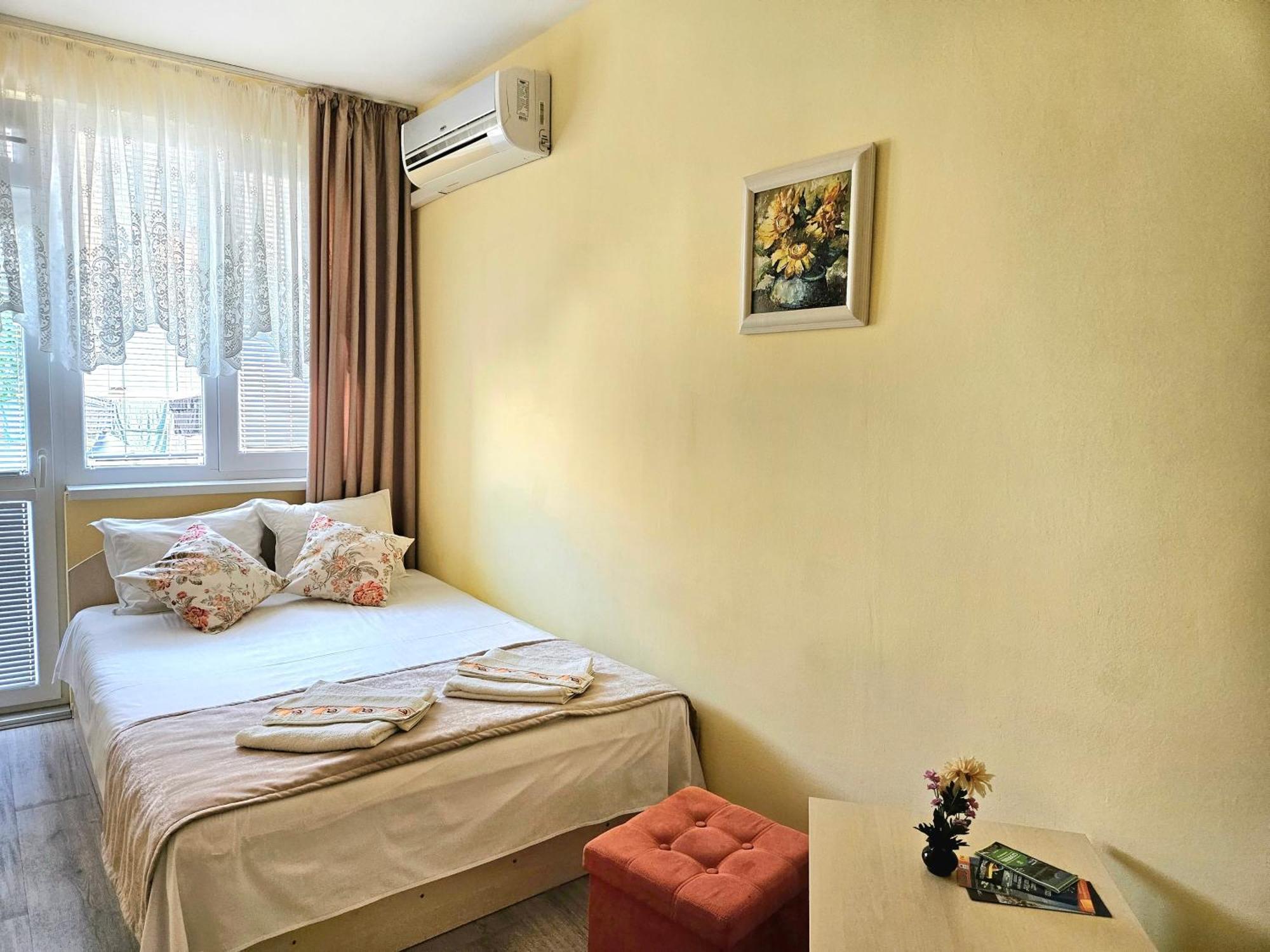 Амбър Апартамент И Стая За Гости Sozopol Exterior photo